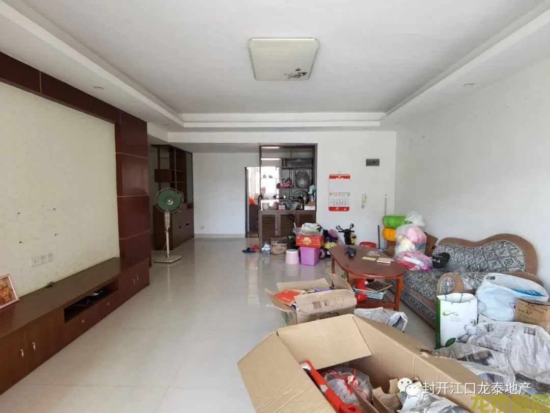 广信新城 步梯靓楼层 136方大三房 南向