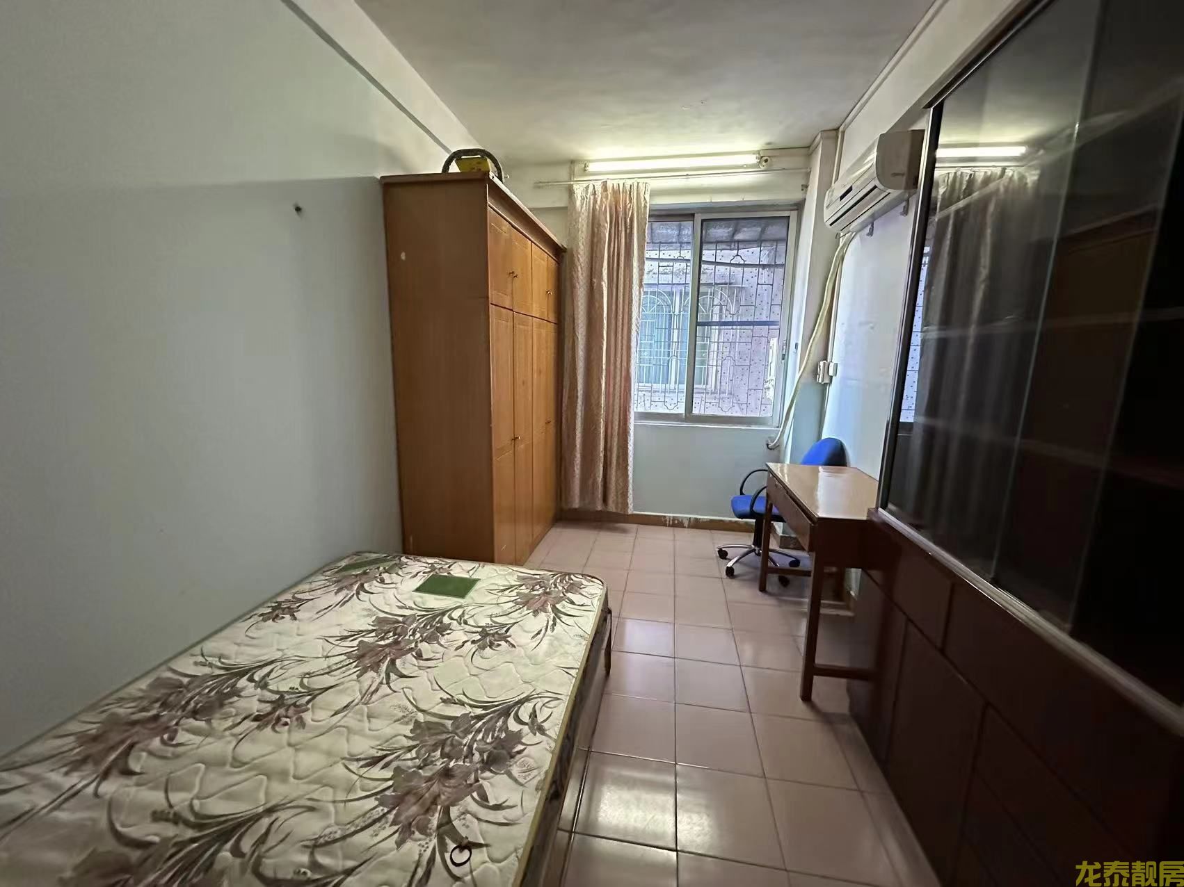 老城区大塘步梯四楼