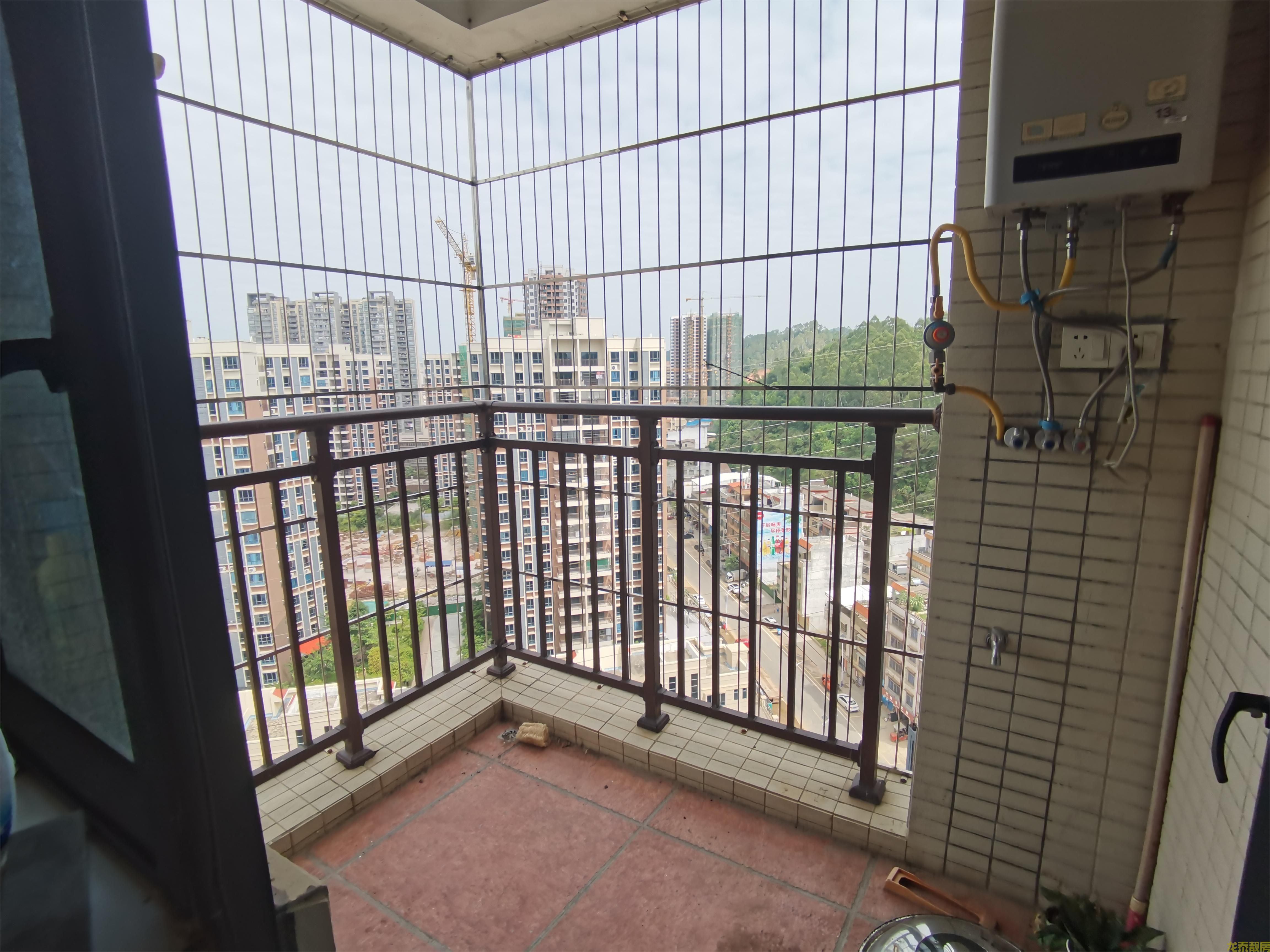 东丽新城电梯精装4房