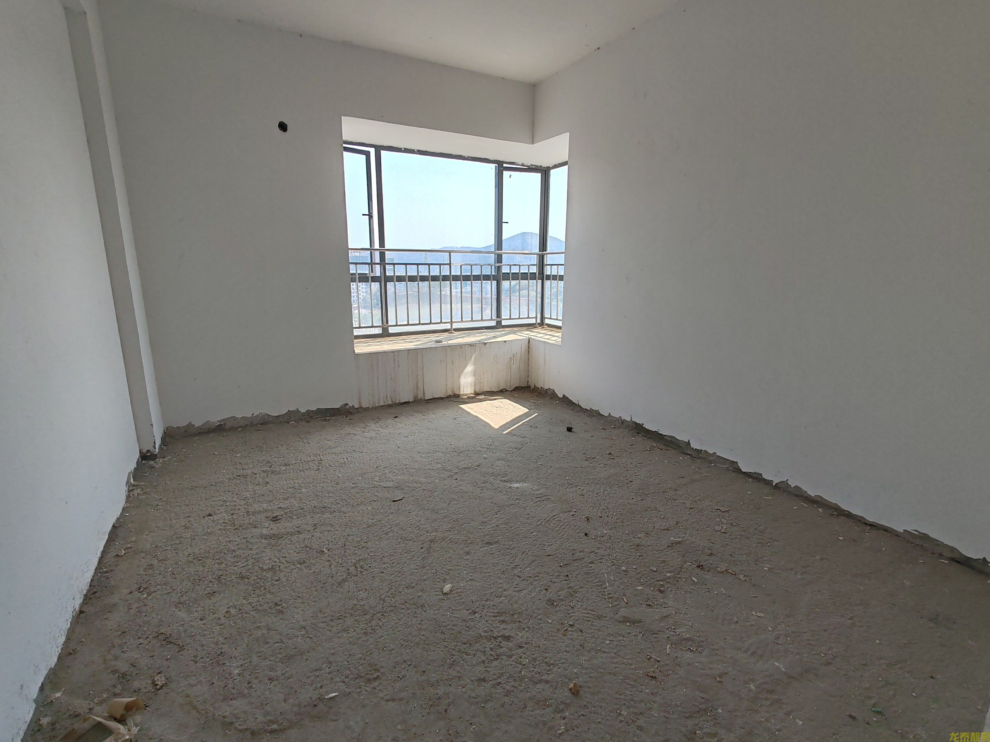 香槟壹号电梯复式小高层