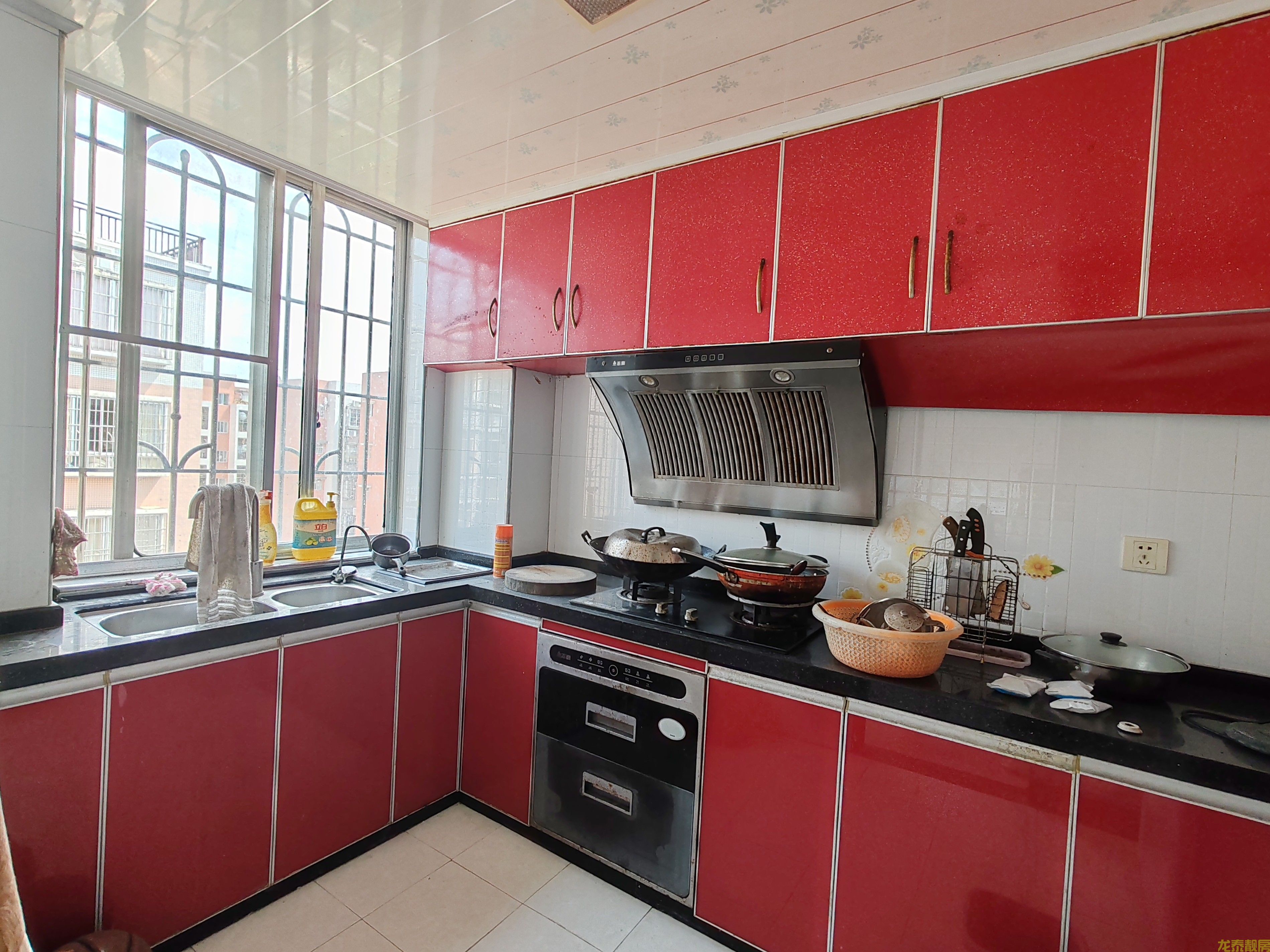 广信新城步梯7楼大户型