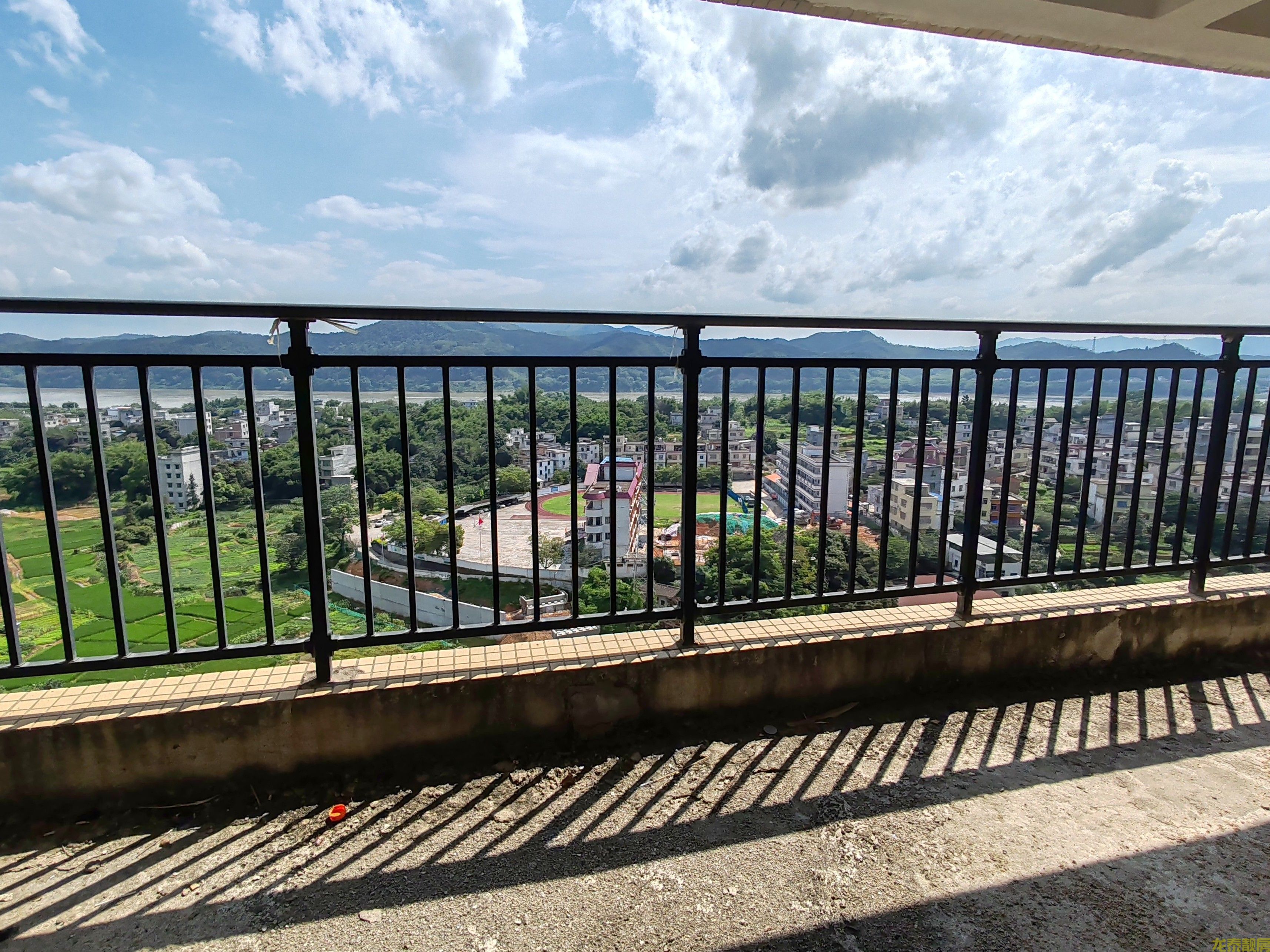 盛世商贸城电梯江景房