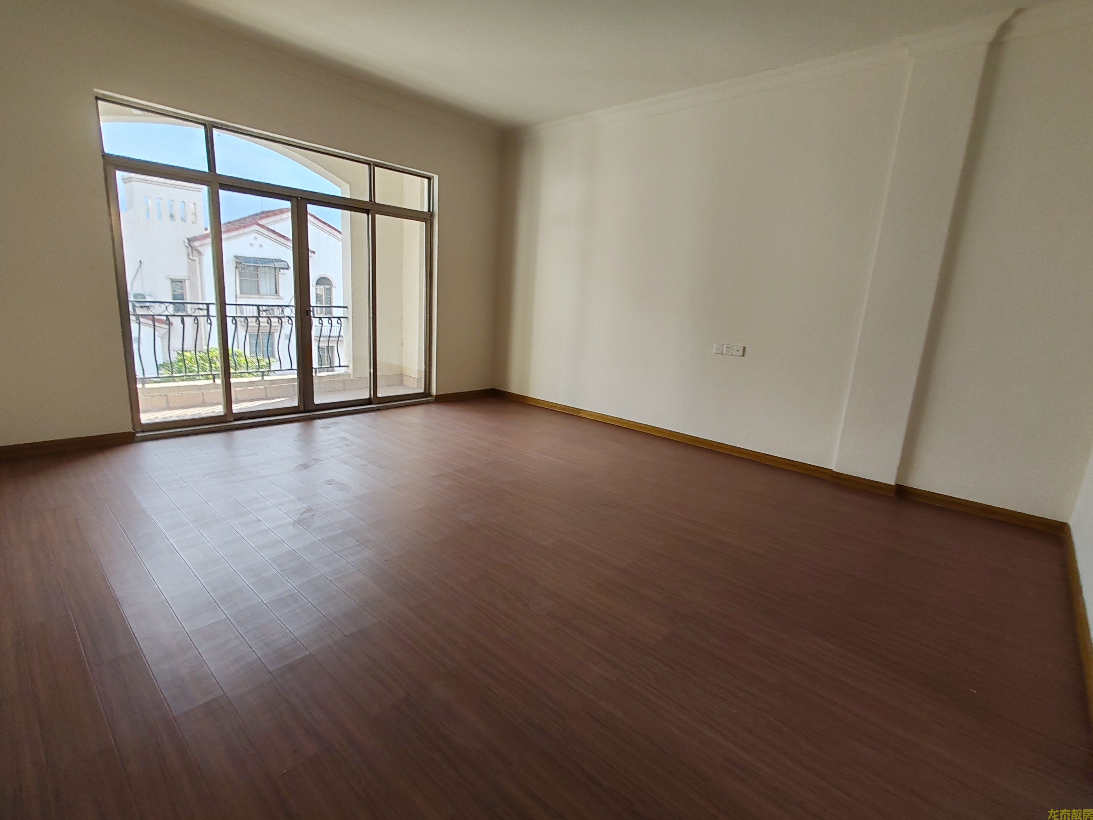 碧桂园别墅200多平精装未入住过