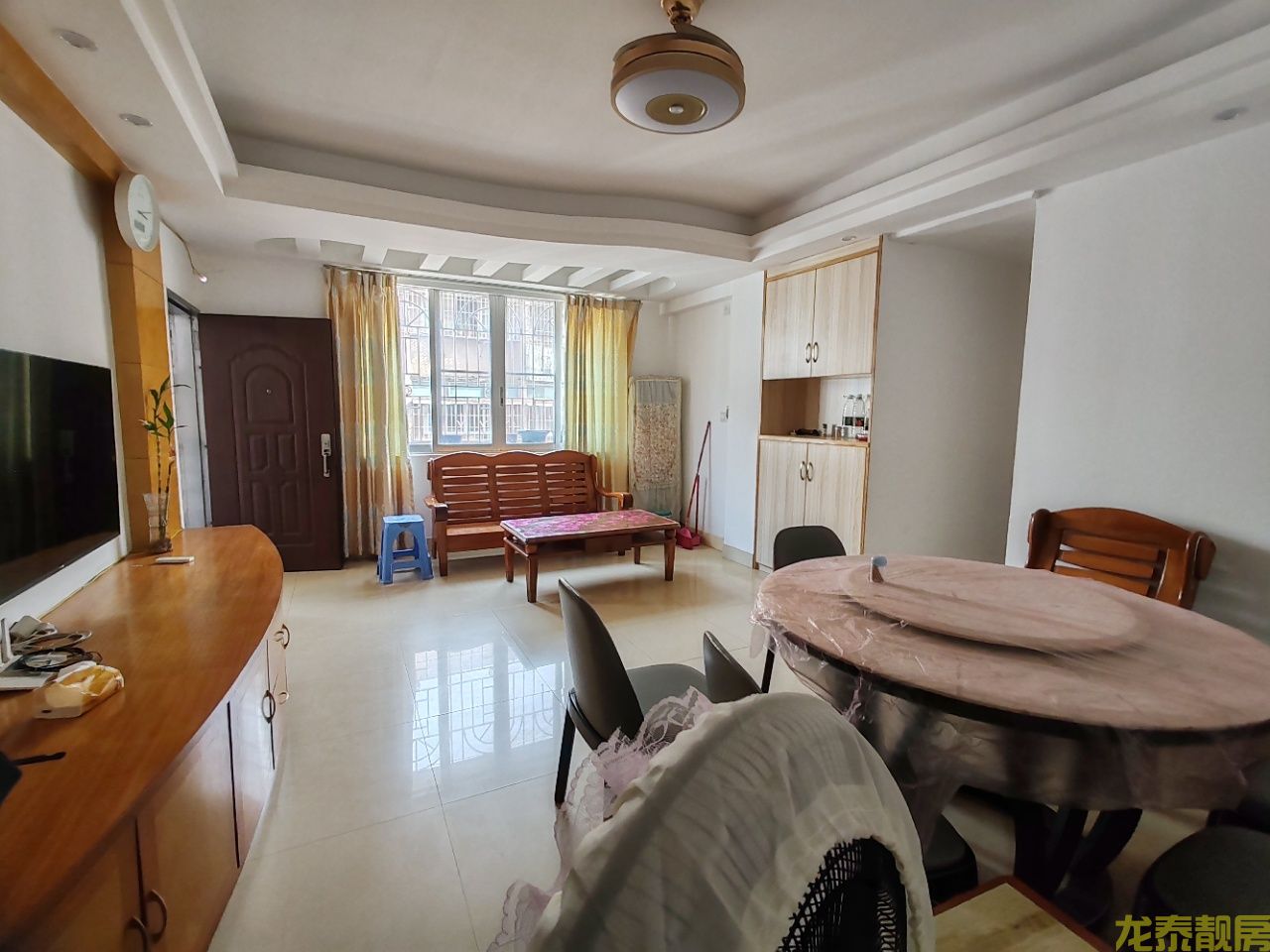 老城区繁华地段旧武装部，二小旁步梯四房