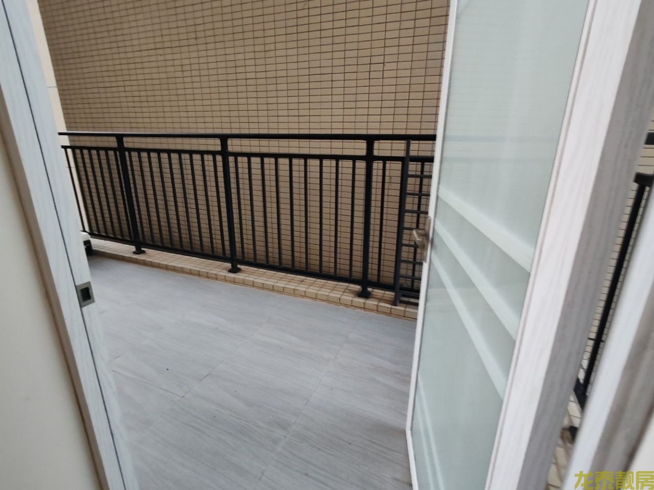 星河国际精装四房，送空中花园