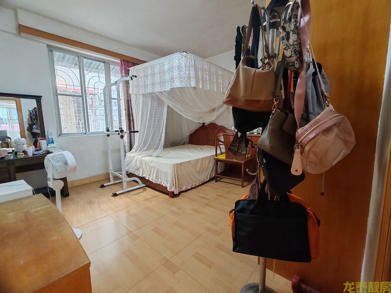 老城区稀缺大四房！138㎡精装步梯6楼，实用为王