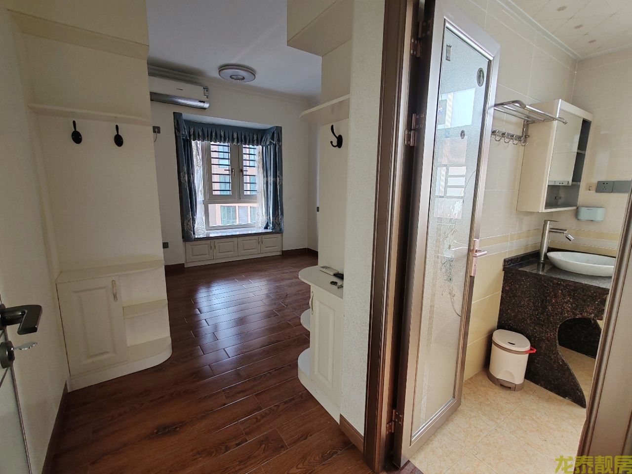 康盛名门稀缺四房，豪华精装，一步到位！